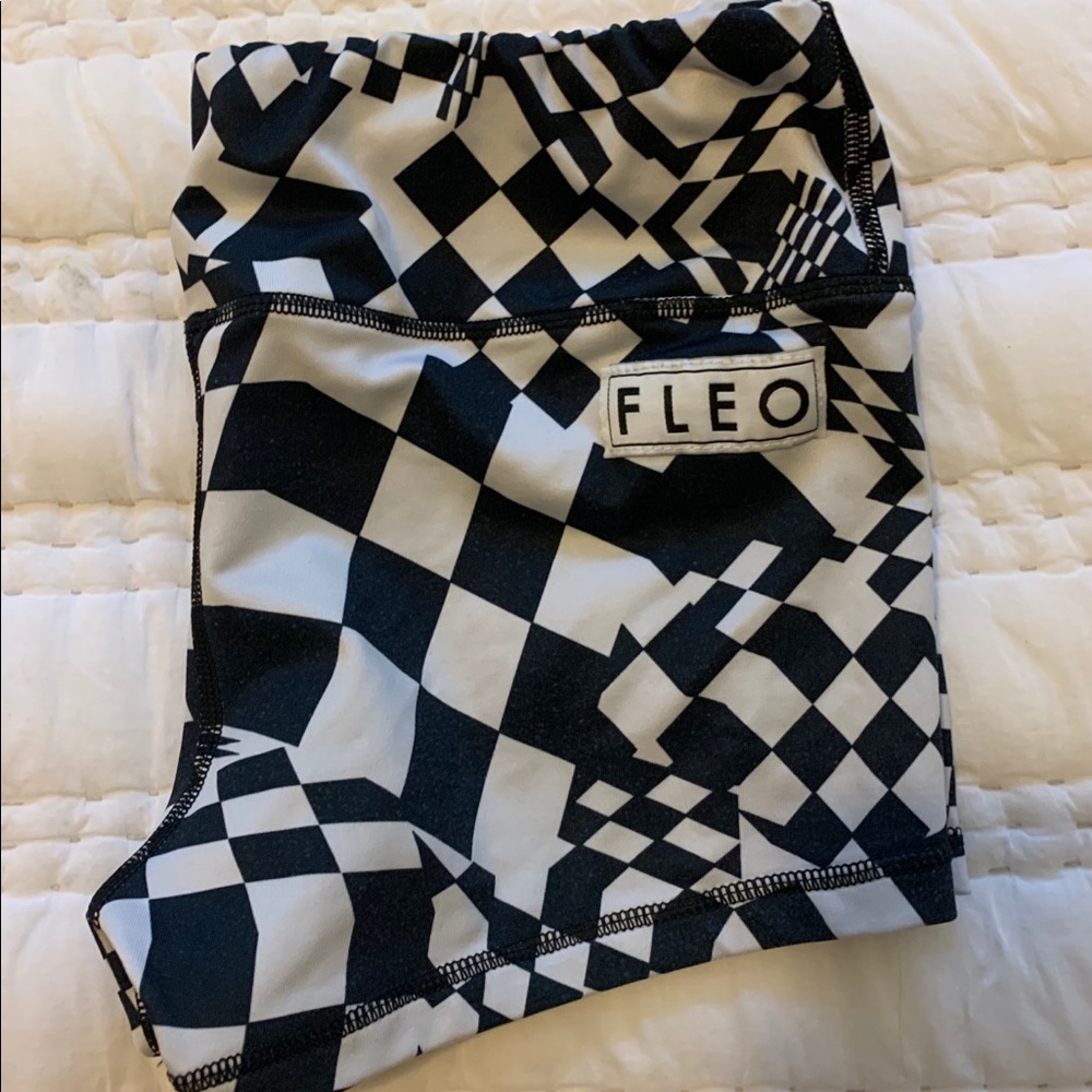 Fleo Shorts M